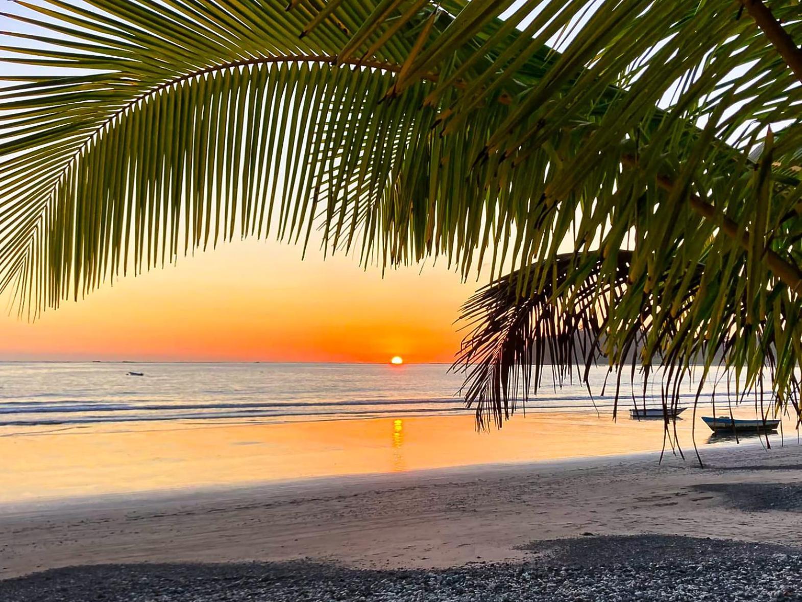 Fenix Hotel - On The Beach ซามารา ภายนอก รูปภาพ